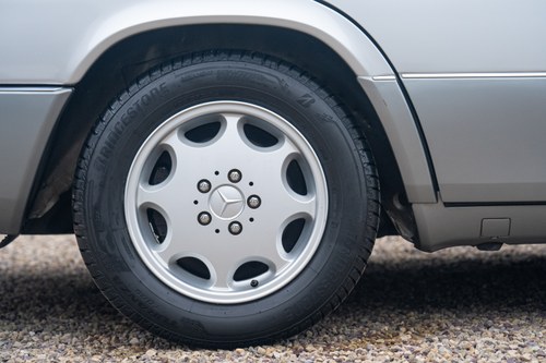 1994 Mercedes-Benz E280 S124 For Sale (picture 23 of 193)