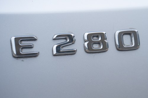 1994 Mercedes-Benz E280 S124 For Sale (picture 102 of 193)