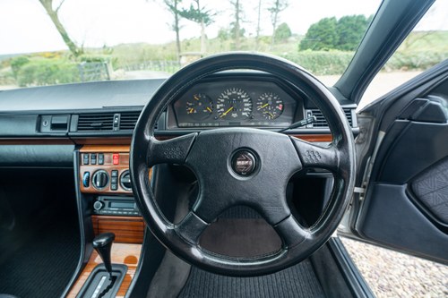 1994 Mercedes-Benz E280 S124 For Sale (picture 46 of 193)