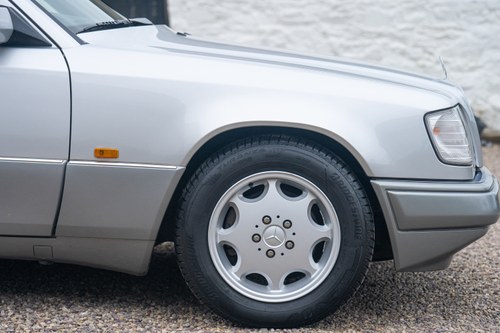 1994 Mercedes-Benz E280 S124 For Sale (picture 84 of 193)