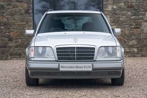 1994 Mercedes-Benz E280 S124 For Sale (picture 2 of 193)