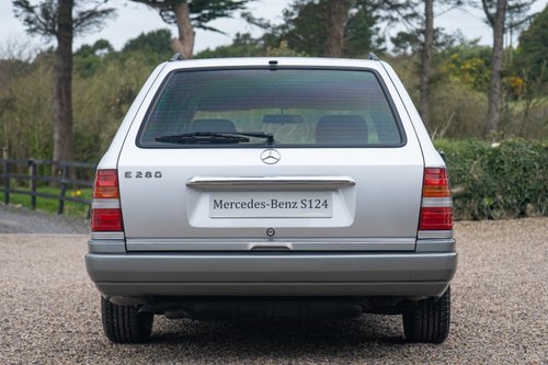 1994 Mercedes-Benz E280 S124 For Sale (picture 12 of 193)