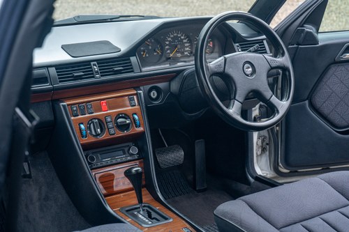 1994 Mercedes-Benz E280 S124 For Sale (picture 47 of 193)