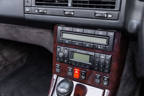 1999 Mercedes-Benz SL500 R129 till salu (bild 47 av 146)