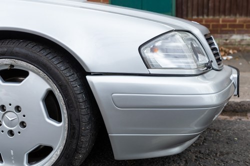 1999 Mercedes-Benz SL500 R129 till salu (bild 80 av 146)