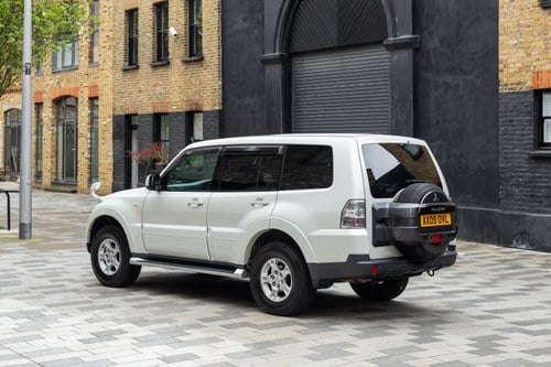 2009 Mitsubishi Pajero Shogun LWB For Sale (picture 4 of 119)