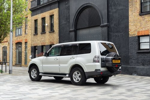 2009 Mitsubishi Pajero Shogun LWB For Sale (picture 5 of 119)