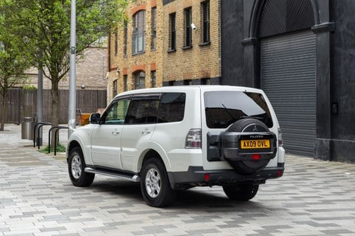 2009 Mitsubishi Pajero Shogun LWB For Sale (picture 7 of 119)