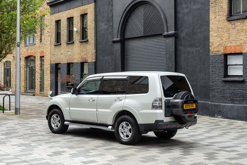 2009 Mitsubishi Pajero Shogun LWB For Sale (picture 10 of 119)