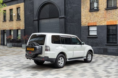 2009 Mitsubishi Pajero Shogun LWB For Sale (picture 14 of 119)