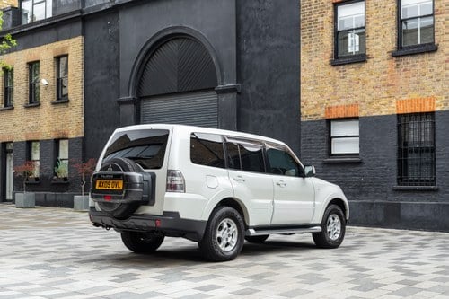 2009 Mitsubishi Pajero Shogun LWB For Sale (picture 15 of 119)