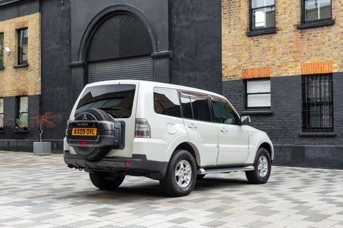 2009 Mitsubishi Pajero Shogun LWB For Sale (picture 16 of 119)