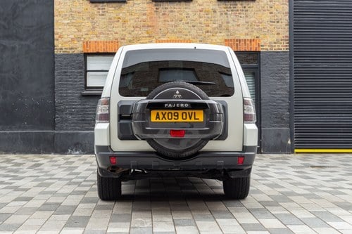 2009 Mitsubishi Pajero Shogun LWB For Sale (picture 19 of 119)