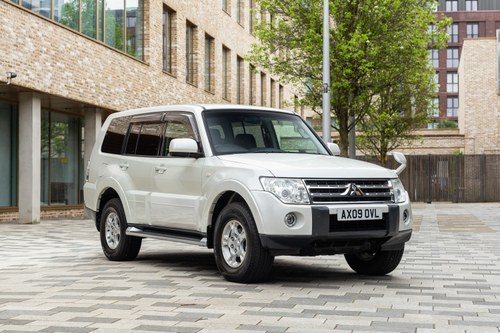 2009 Mitsubishi Pajero Shogun LWB For Sale (picture 1 of 119)