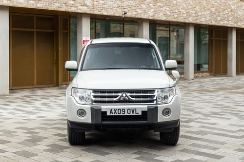 2009 Mitsubishi Pajero Shogun LWB For Sale (picture 2 of 119)