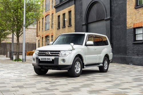 2009 Mitsubishi Pajero Shogun LWB For Sale (picture 3 of 119)