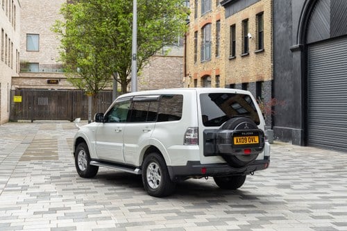 2009 Mitsubishi Pajero Shogun LWB For Sale (picture 32 of 119)