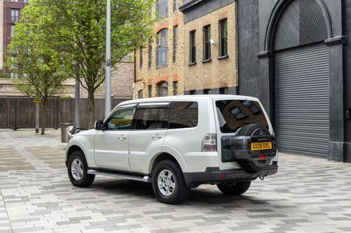 2009 Mitsubishi Pajero Shogun LWB For Sale (picture 33 of 119)