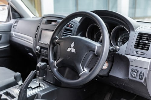 2009 Mitsubishi Pajero Shogun LWB For Sale (picture 48 of 119)