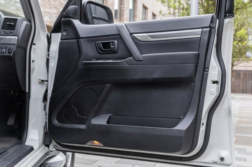 2009 Mitsubishi Pajero Shogun LWB For Sale (picture 51 of 119)