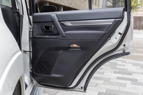 2009 Mitsubishi Pajero Shogun LWB For Sale (picture 60 of 119)