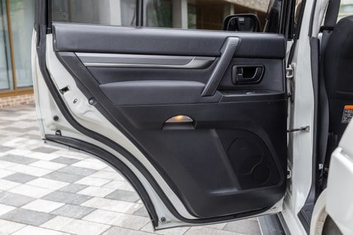 2009 Mitsubishi Pajero Shogun LWB For Sale (picture 61 of 119)