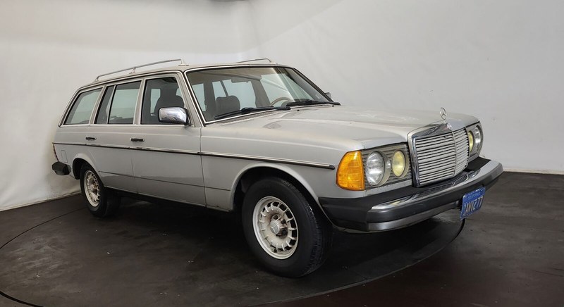 1980 Mercedes 300 - 1 1980 Mercedes 300 - 1