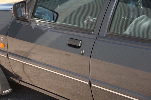 1993 Ford Fiesta Ghia Automatic 25k miles à vendre (picture 49 of 105)