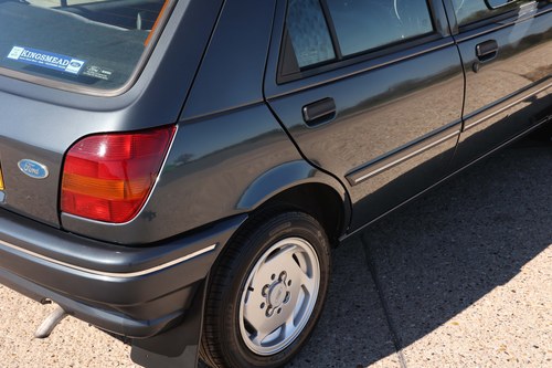 1993 Ford Fiesta Ghia Automatic 25k miles à vendre (picture 81 of 105)