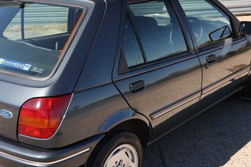 1993 Ford Fiesta Ghia Automatic 25k miles à vendre (picture 82 of 105)