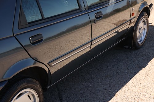 1993 Ford Fiesta Ghia Automatic 25k miles à vendre (picture 87 of 105)