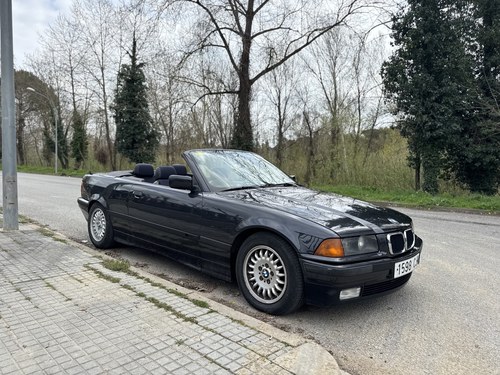 1993 BMW E36 325i Cabriolet For Sale (picture 1 of 34)