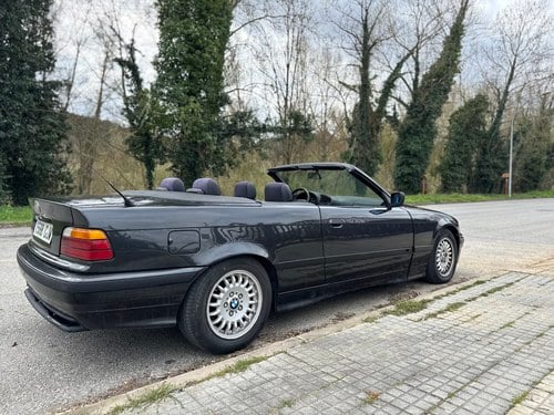 1993 BMW E36 325i Cabriolet For Sale (picture 2 of 34)