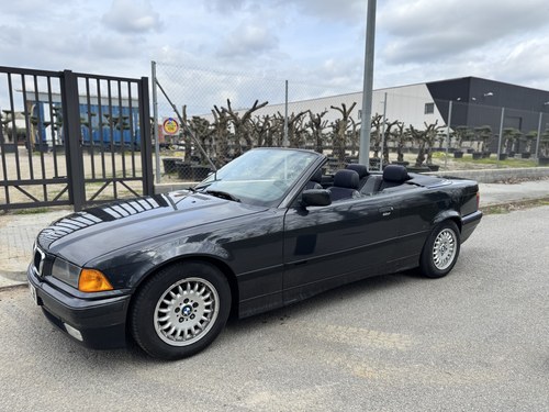 1993 BMW E36 325i Cabriolet For Sale (picture 4 of 34)