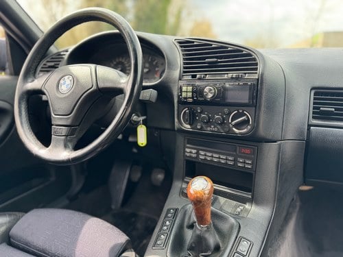 1993 BMW E36 325i Cabriolet For Sale (picture 21 of 34)