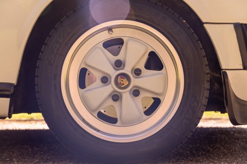 1989 Porsche 911 Carrera Cabriolet Sport zum Verkauf (Bild 28 von 258)