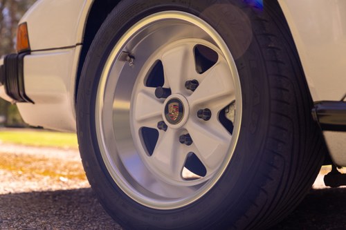 1989 Porsche 911 Carrera Cabriolet Sport zum Verkauf (Bild 30 von 258)