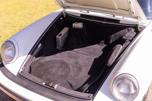 1989 Porsche 911 Carrera Cabriolet Sport zum Verkauf (Bild 63 von 258)