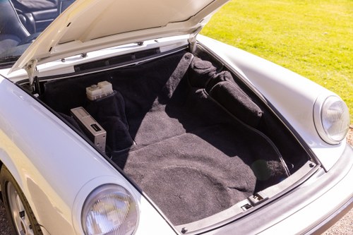 1989 Porsche 911 Carrera Cabriolet Sport zum Verkauf (Bild 65 von 258)