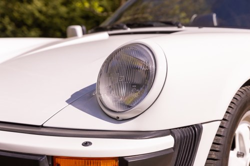 1989 Porsche 911 Carrera Cabriolet Sport zum Verkauf (Bild 93 von 258)
