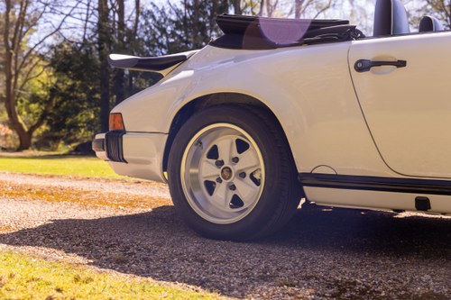 1989 Porsche 911 Carrera Cabriolet Sport zum Verkauf (Bild 102 von 258)