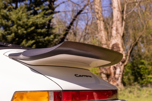 1989 Porsche 911 Carrera Cabriolet Sport zum Verkauf (Bild 112 von 258)