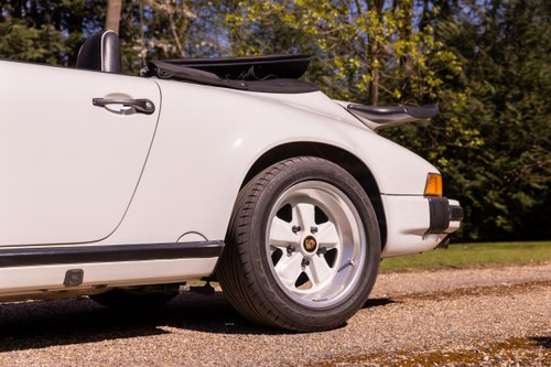 1989 Porsche 911 Carrera Cabriolet Sport zum Verkauf (Bild 117 von 258)