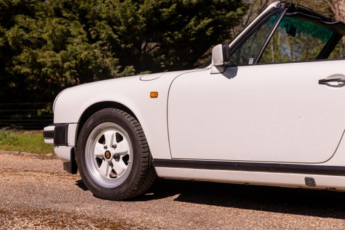 1989 Porsche 911 Carrera Cabriolet Sport zum Verkauf (Bild 124 von 258)
