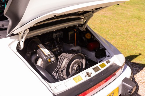 1989 Porsche 911 Carrera Cabriolet Sport zum Verkauf (Bild 136 von 258)