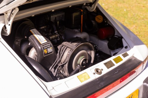 1989 Porsche 911 Carrera Cabriolet Sport zum Verkauf (Bild 137 von 258)