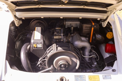 1989 Porsche 911 Carrera Cabriolet Sport zum Verkauf (Bild 143 von 258)