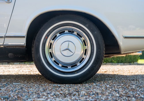 1966 Mercedes-Benz W113 230SL ‘Pagoda’ Manual LHD For Sale (picture 37 of 168)