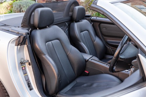 2004 Mercedes-Benz R170 SLK230 For Sale (picture 12 of 107)