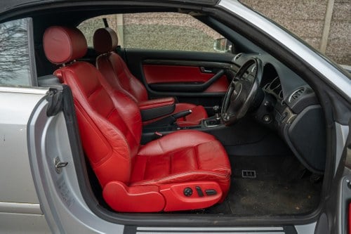 2005 Audi B6 S4 Cabriolet Manual zum Verkauf (Bild 24 von 86)